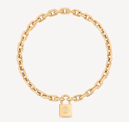 Louis Vuitton Pavé Dog Tag Pendant Necklace - 18K Yellow Gold Pendant  Necklace, Necklaces - LOU87565