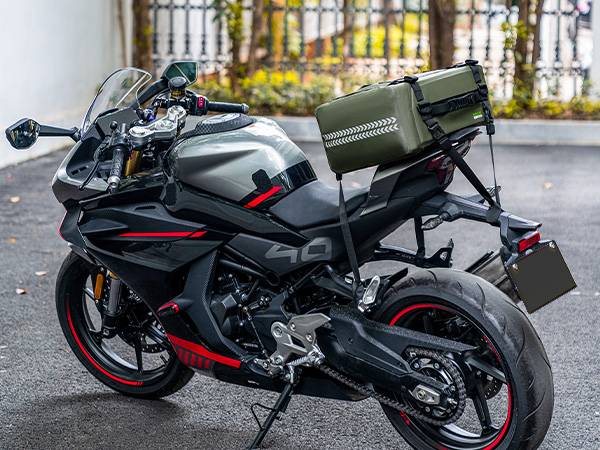 XiaoXIN Erweiterbare Motorrad-Rücksitztasche, 12–18 l, große pazität,  Motorradtasche, unirselle Motorrad-REIT-Hecktasche
