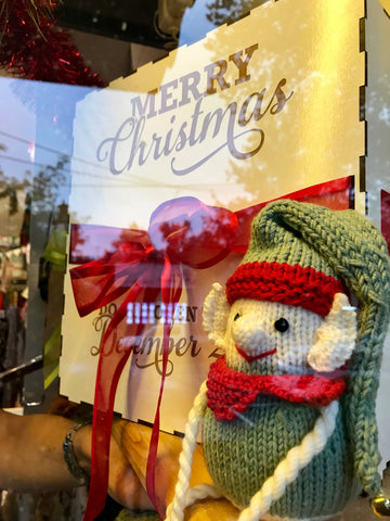 Crumbz Craft Christmas window with knitted elf 2017