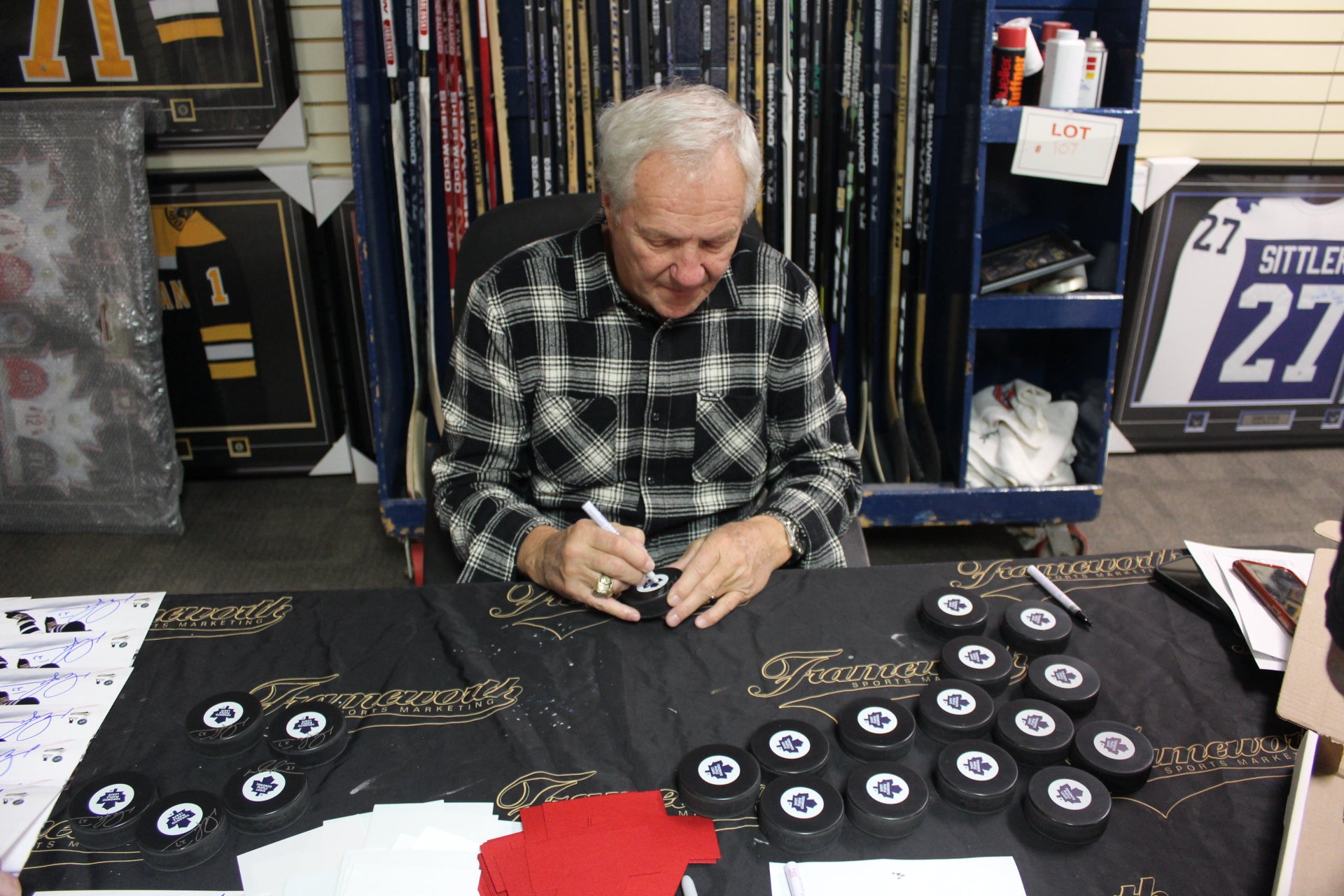 Darryl Sittler signing products at Frameworth Sports