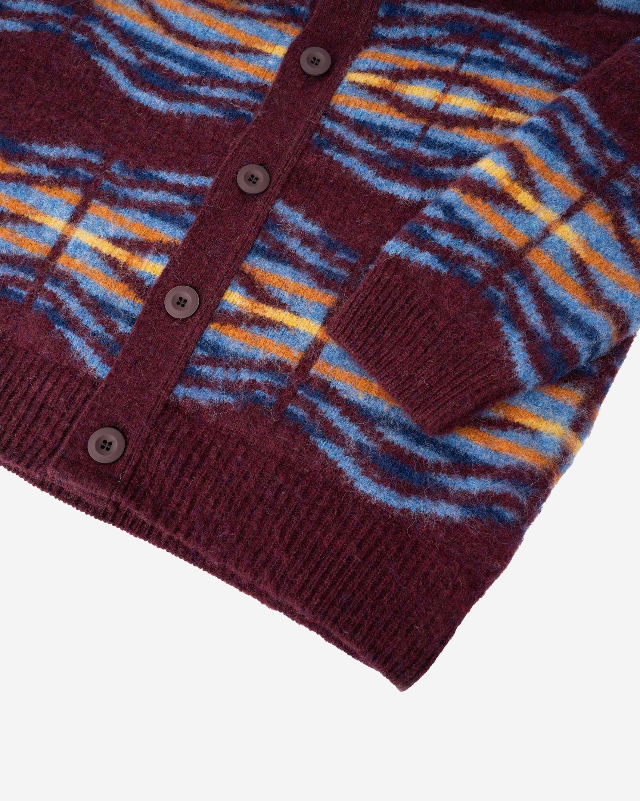 Out Of This World is a new seasonal highlight of Howlin's winter collection. Made out of 100% local Scottish wool. Fully knitted and hand finished in Scotland. Fits regularly.