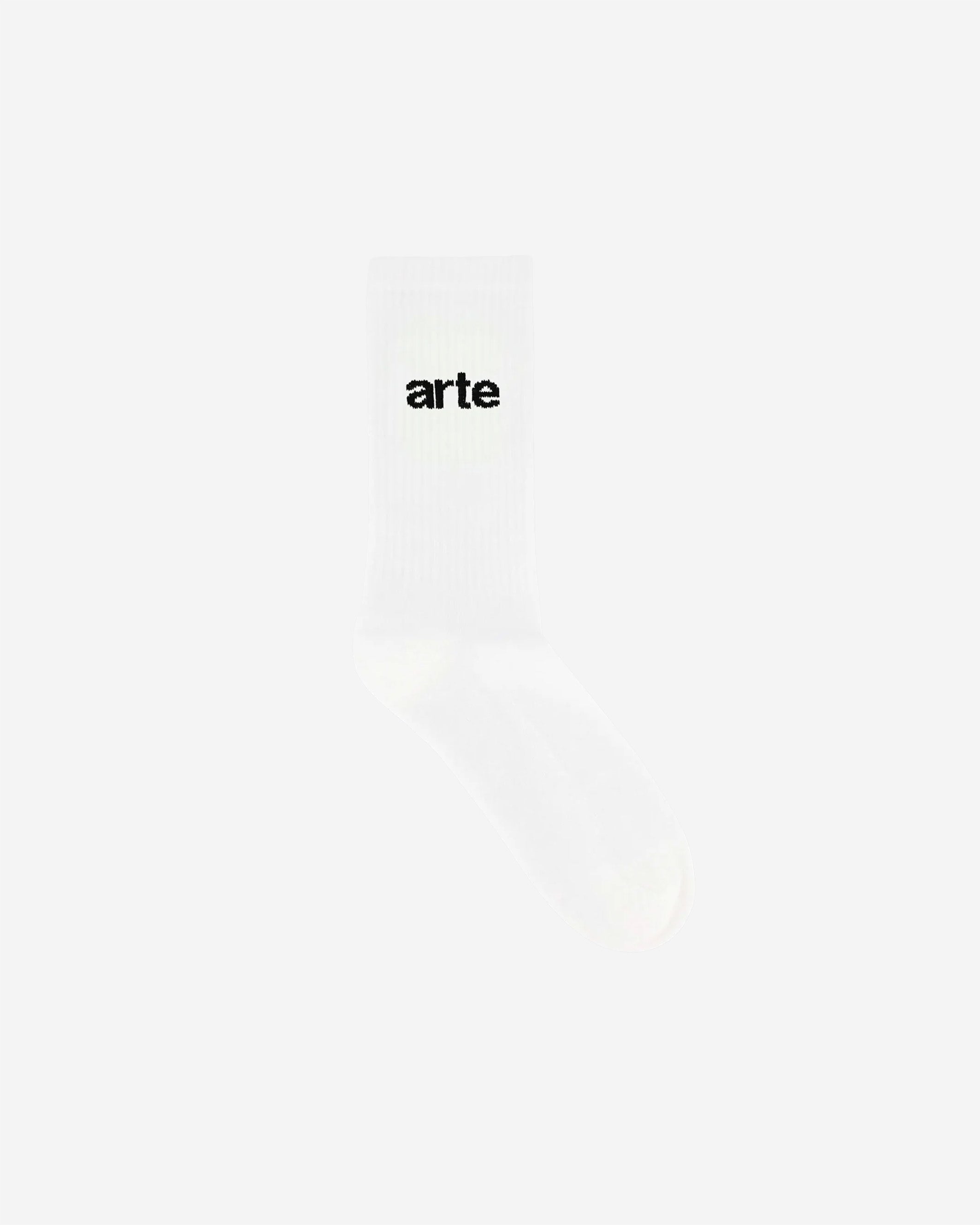 The Arte Logo Socks have comfort at their core. This pair is cut from a stretchy cotton mix to provide a fresh feeling from day to night. Made in a one-size-fits-all, the ribbed socks are topped off with a vertical arte logo.