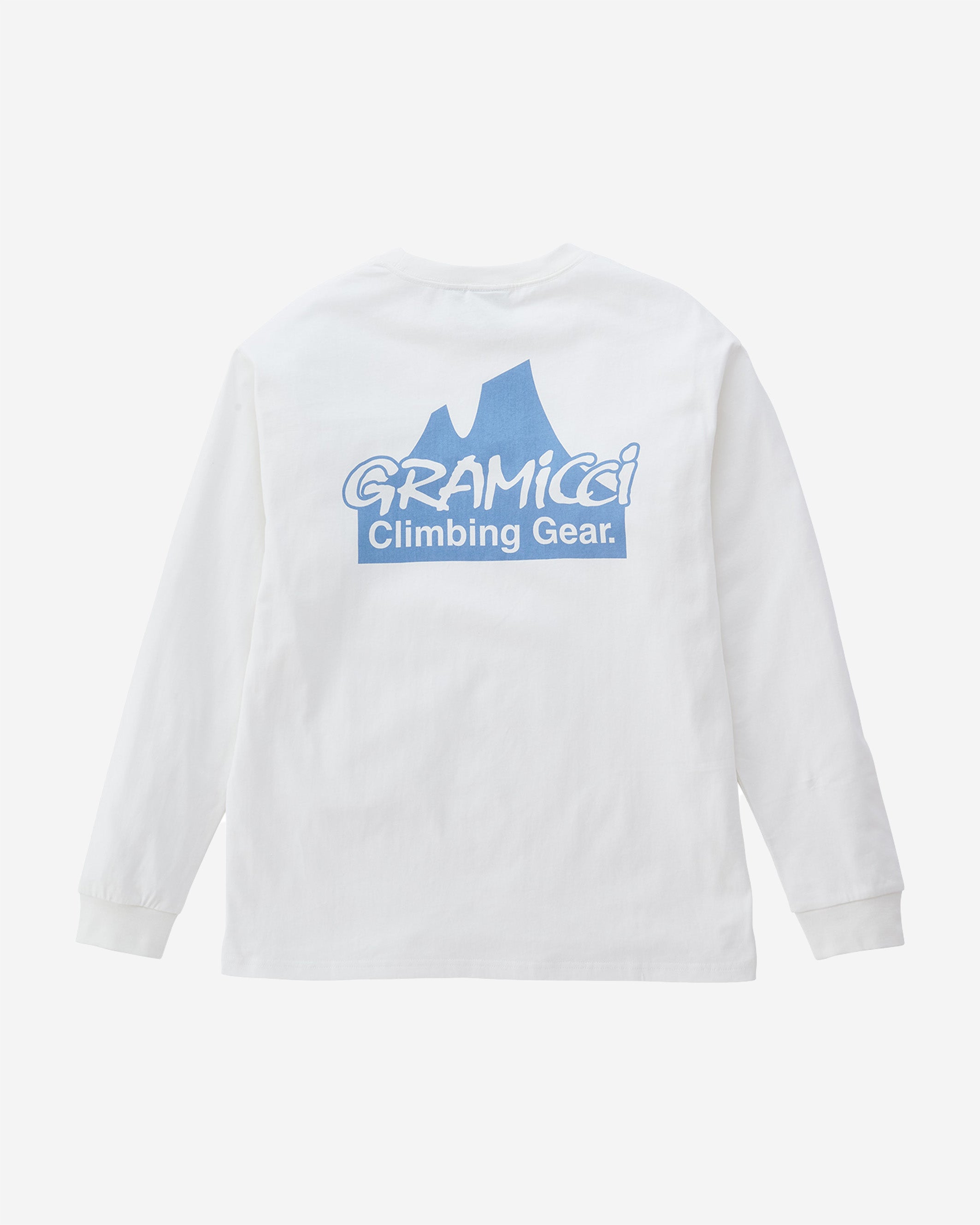 The Climbing Gear L/S Tee is made of dry-touch organic cotton that is soft and comfortable for outdoor activities or everyday wear. This long-sleeved t-shirt features a print of the silhouette of a mountain with the words "Climbing Gear" and the Gramicci logo.