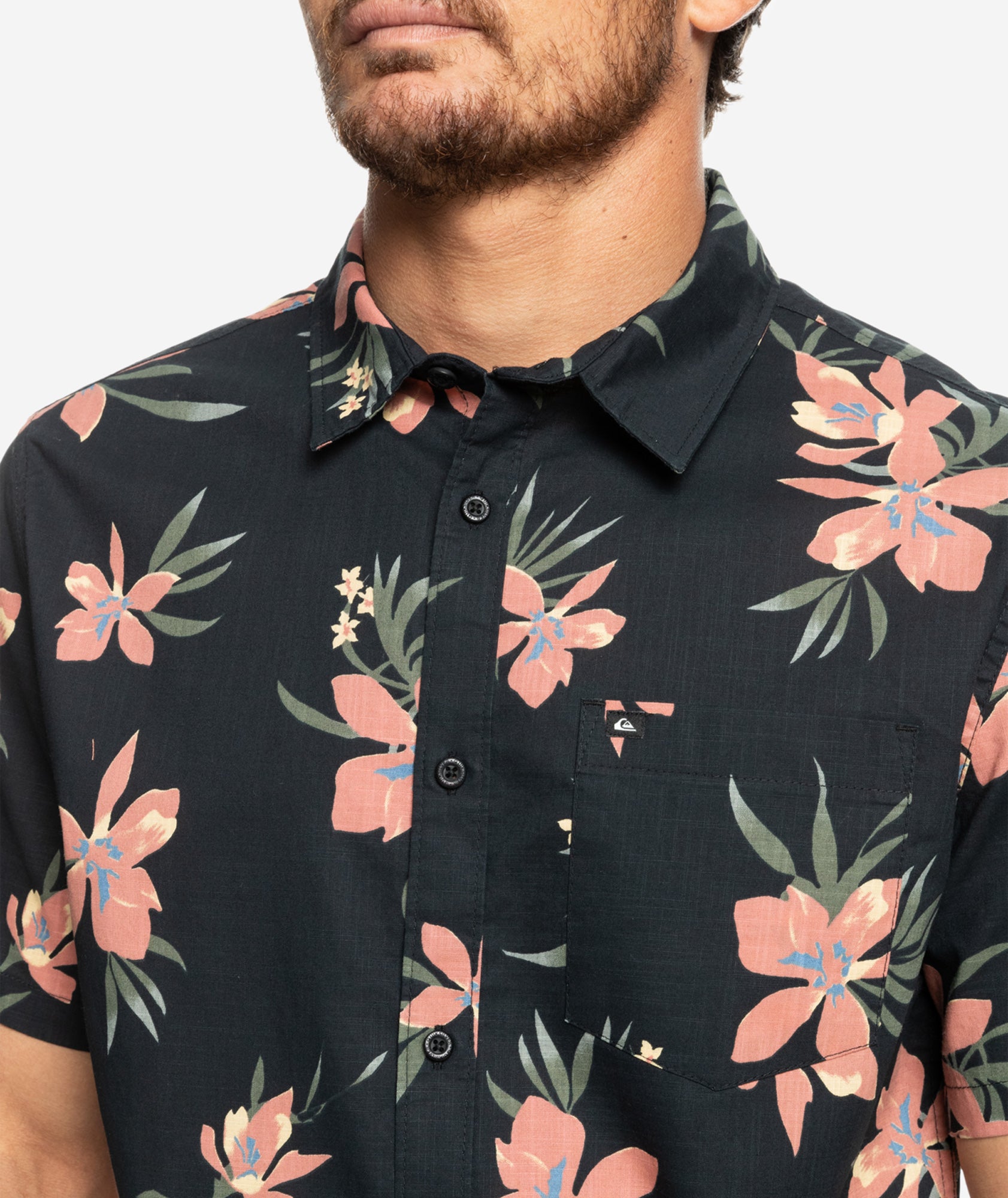Island life is the best life. But if your zip code has you in a far off destination, let the Holidazed woven shirt keep you dreaming. An eco-conscious fabric combines with a tropical print and a garment wash for total comfort.