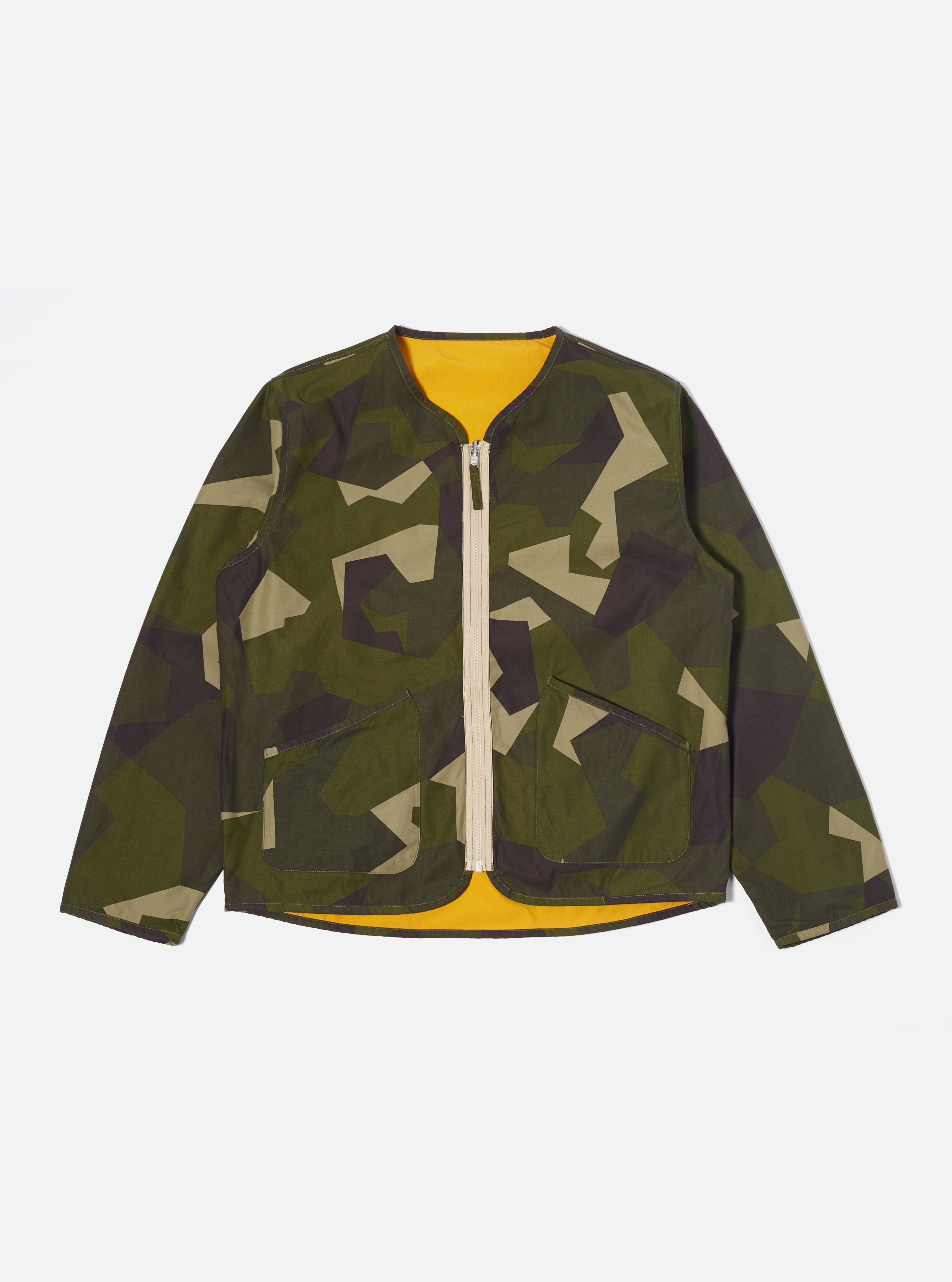 Based on a liner for a military jacket. Fully reversible, two jackets for the price of one! This is an ode to the fact that, rather than a facsimile of the OG Swedish Army Camo, our version is made by one of our favorite Japanese mills and pays homage to the original, making it more Shwed-ish than Swedish. 100% cotton with a mid-weight 250g plain weave finish, for a long-lasting durable cloth.