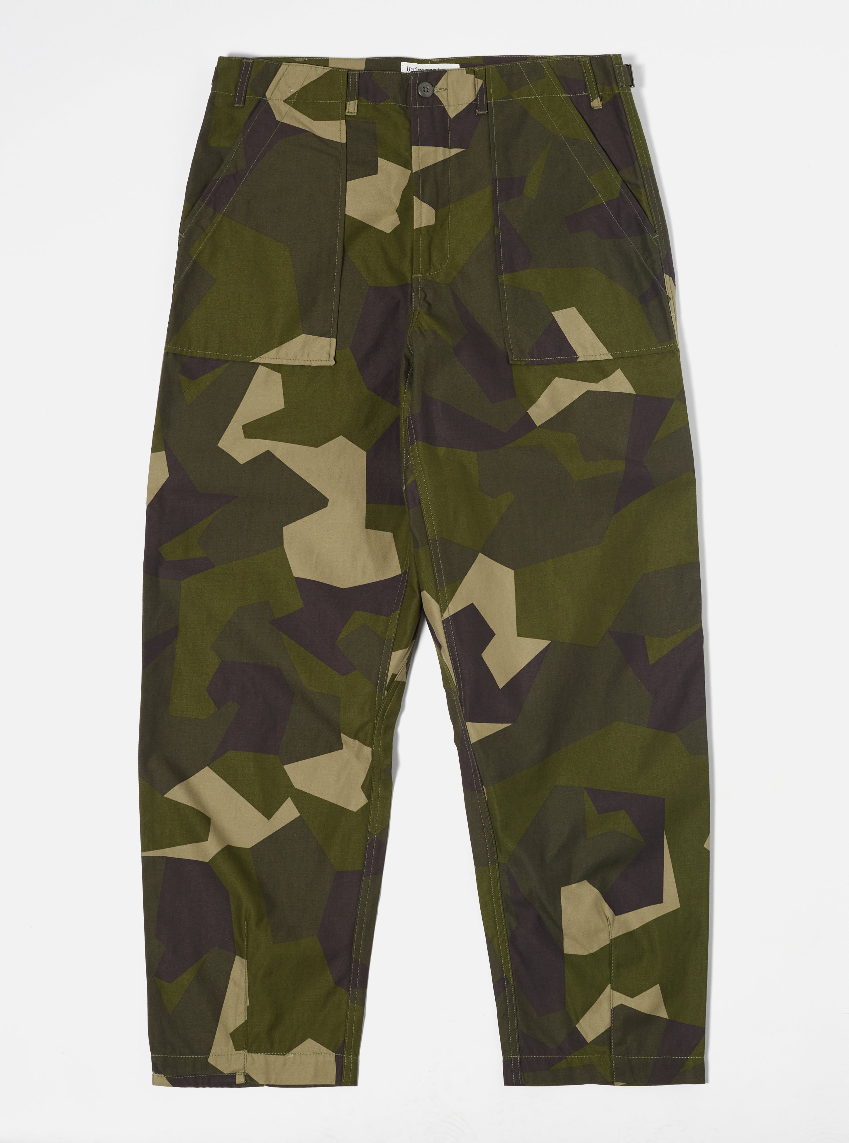 Our classic fatigue with extra panel drop crotch, to give a super relaxed fit. This is an ode to the fact that, rather than a facsimile of the OG Swedish Army Camo, our version is made by one of our favorite Japanese mills and pays homage to the original, making it more Shwed-ish than Swedish. 100% cotton with a mid-weight 250g plain weave finish, for a long-lasting durable cloth.