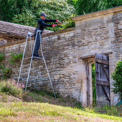 Henchman Hi-Step Maxi Garden Platform Ladder - Ladder Warehouse