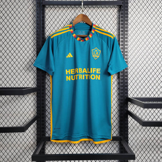 Los Angeles Galaxy Home Maillot de foot 2015 - 2016. Sponsored by Herbalife