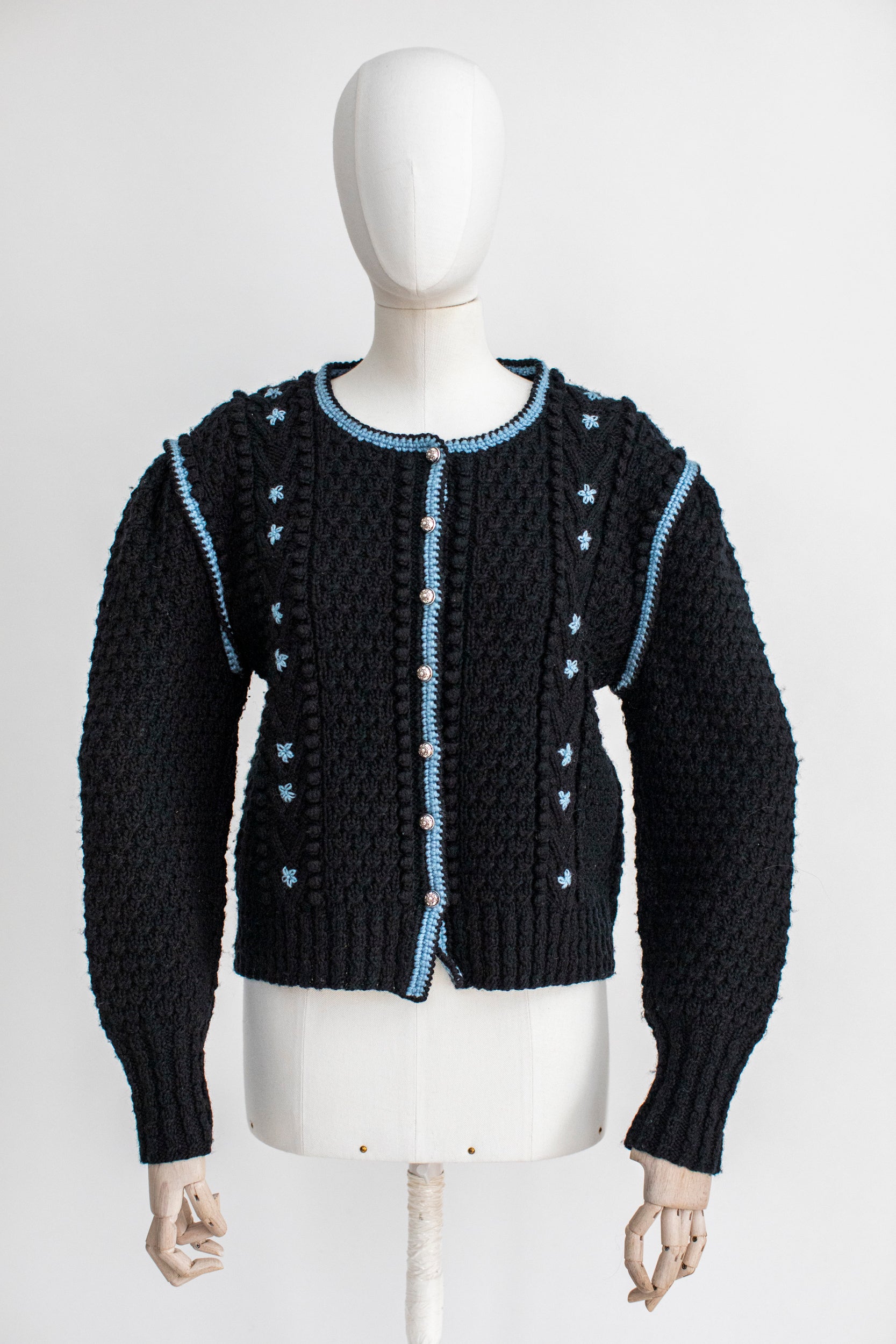 ふるさと納税 イギリス製 高級ハンドメイドYVONNE COOMBS KNITWEAR