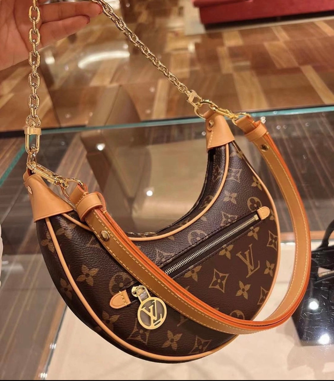 Túi xách Louis Vuitton Lv Loop Bag Cập nhật mẫu tháng 6