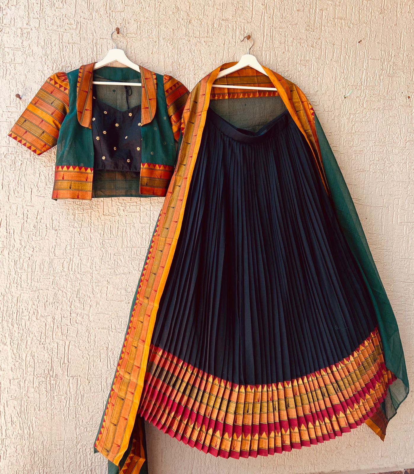 Black Narayanpet Lehenga – myRiti