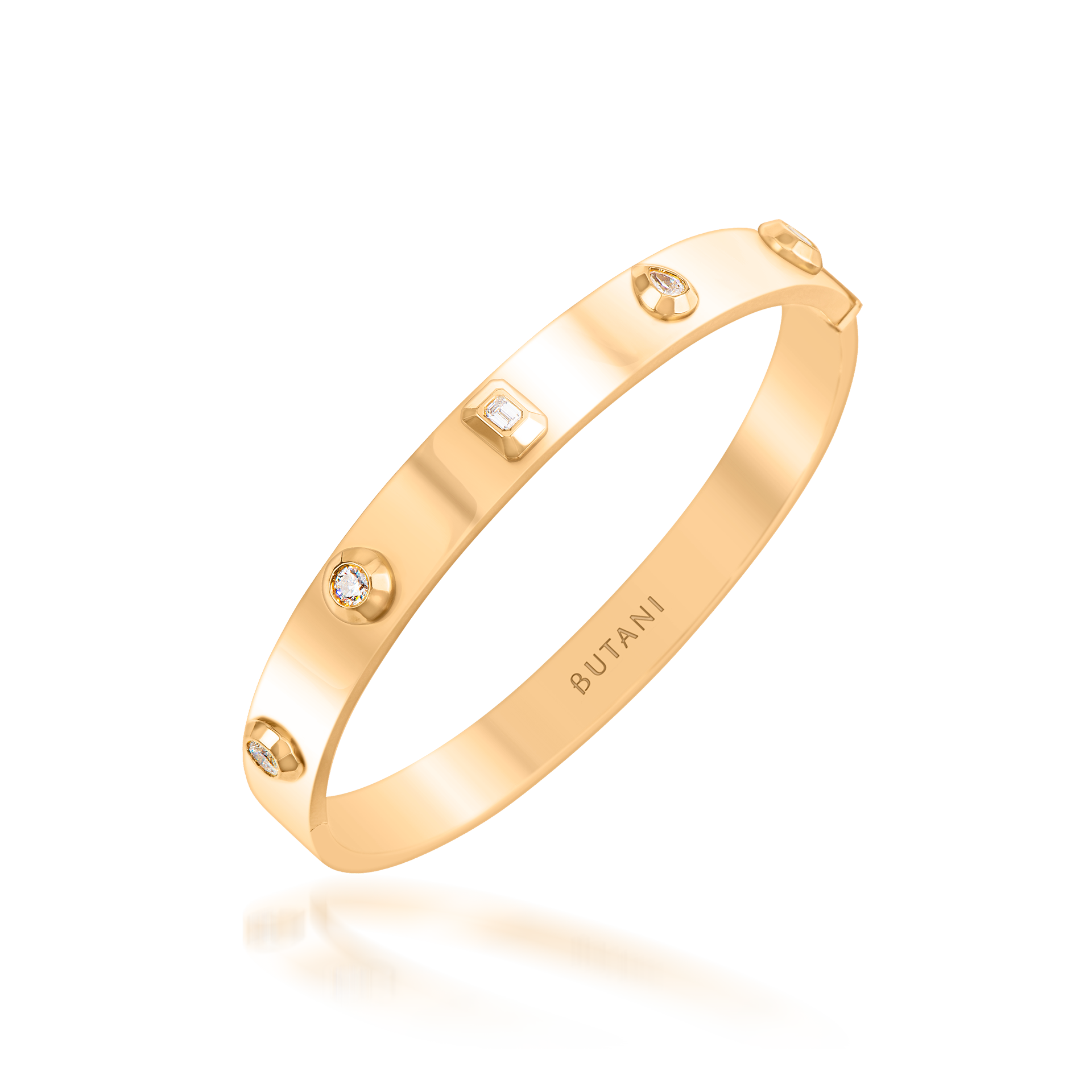 Metropolitan Wide Gold and Diamond Hinged Bangle In 18K Yellow Gold