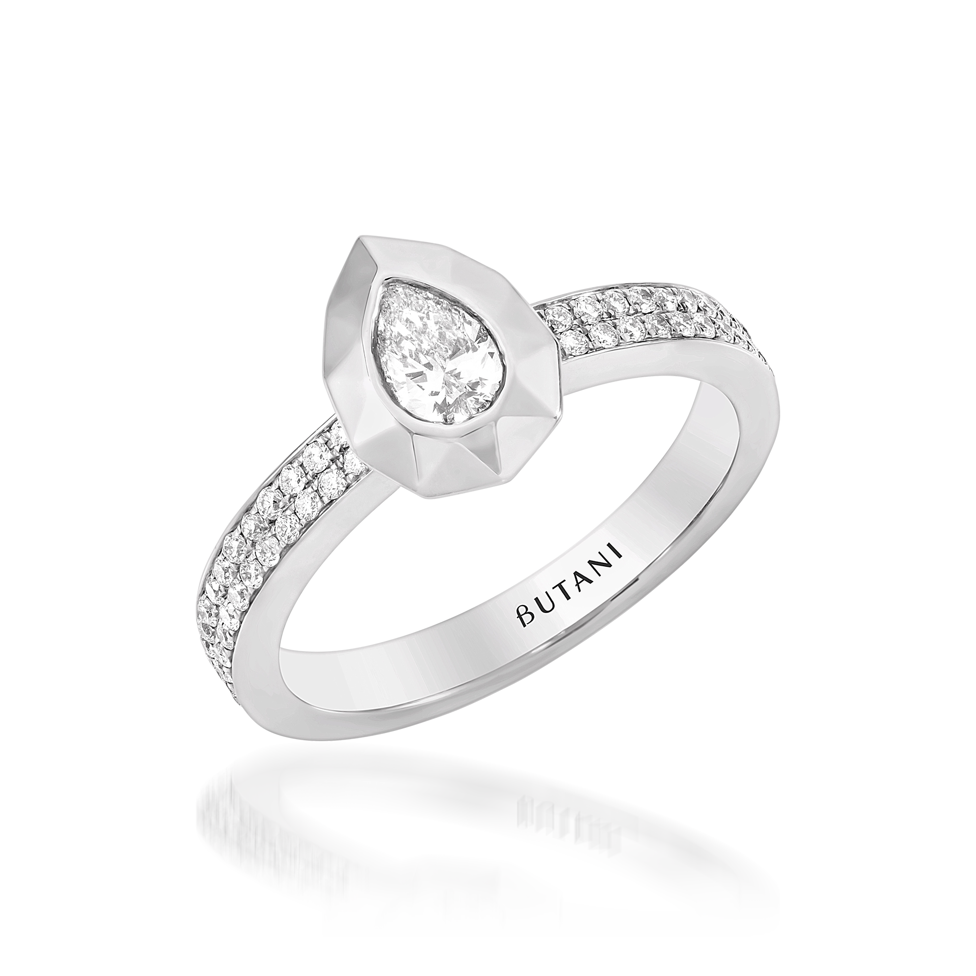 Metropolitan Pear-cut Diamond Ring in 18K White Gold