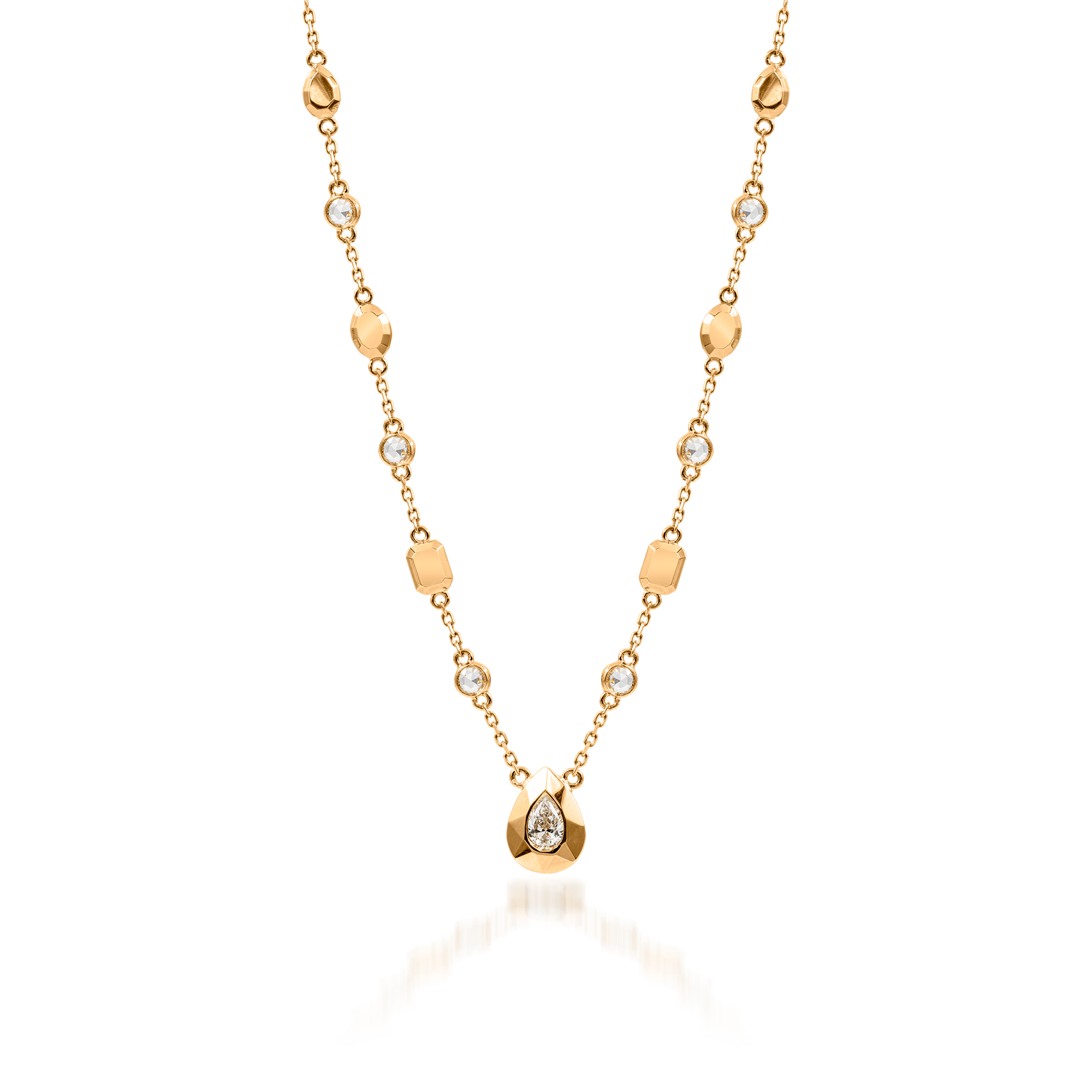Metropolitan Pear-cut Diamond Pendant and Motif Necklace In 18K Yellow Gold