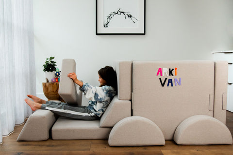 ARKi play couch van