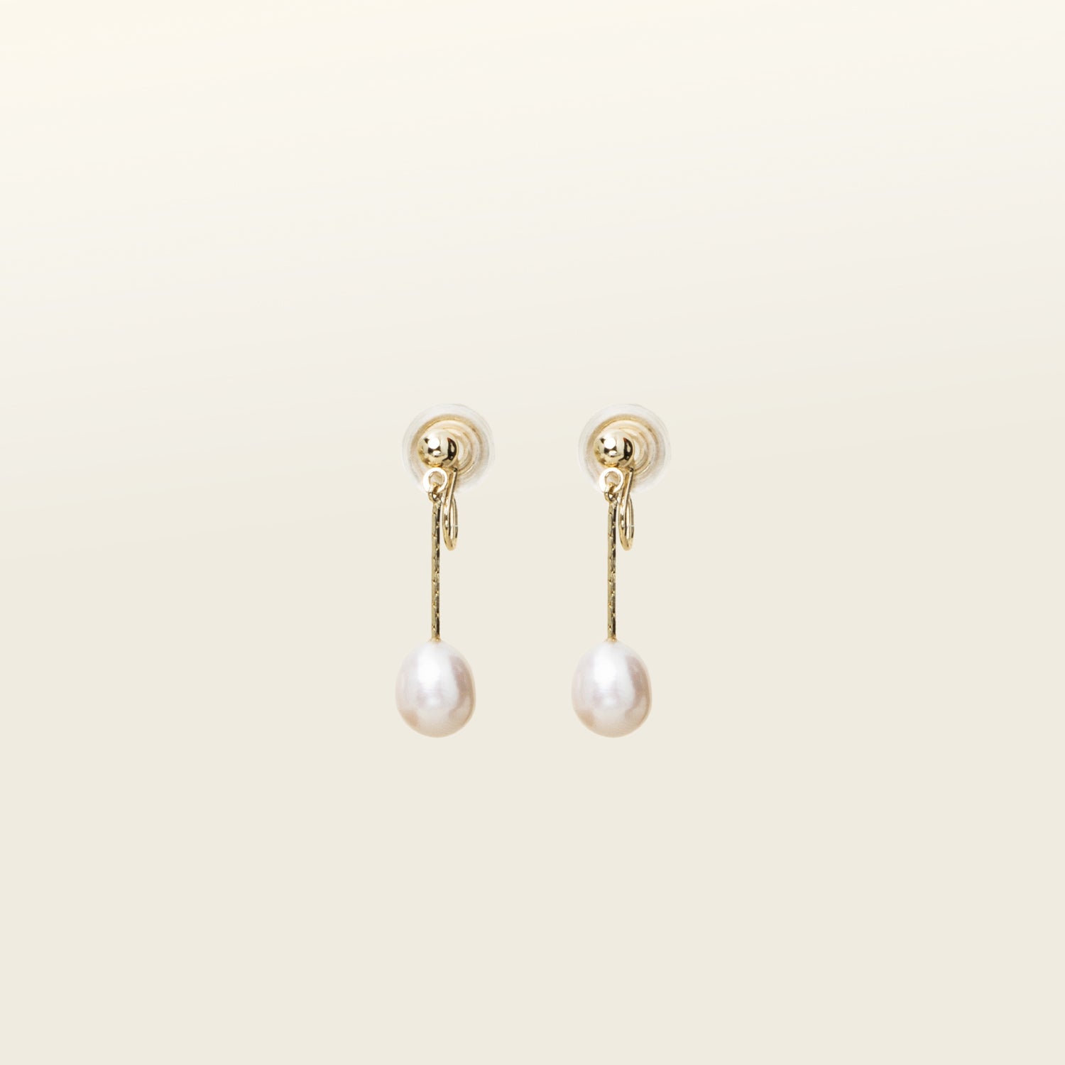 Pearl Pavé Huggie Clip On Earrings in Gold – Aiori