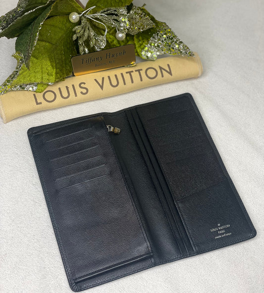 Authentic Louis Vuitton Monogram Elise Wallet – TLB Preloved Goods