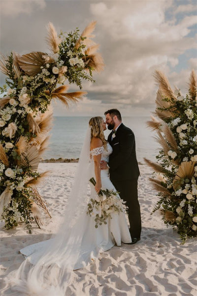 42 Stunning Beach Wedding Arch Ideas to Rock – Amazepaperie