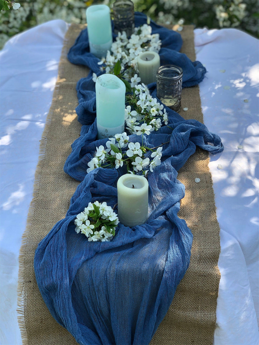 Chic Blue Wedding Table Runner Ideas