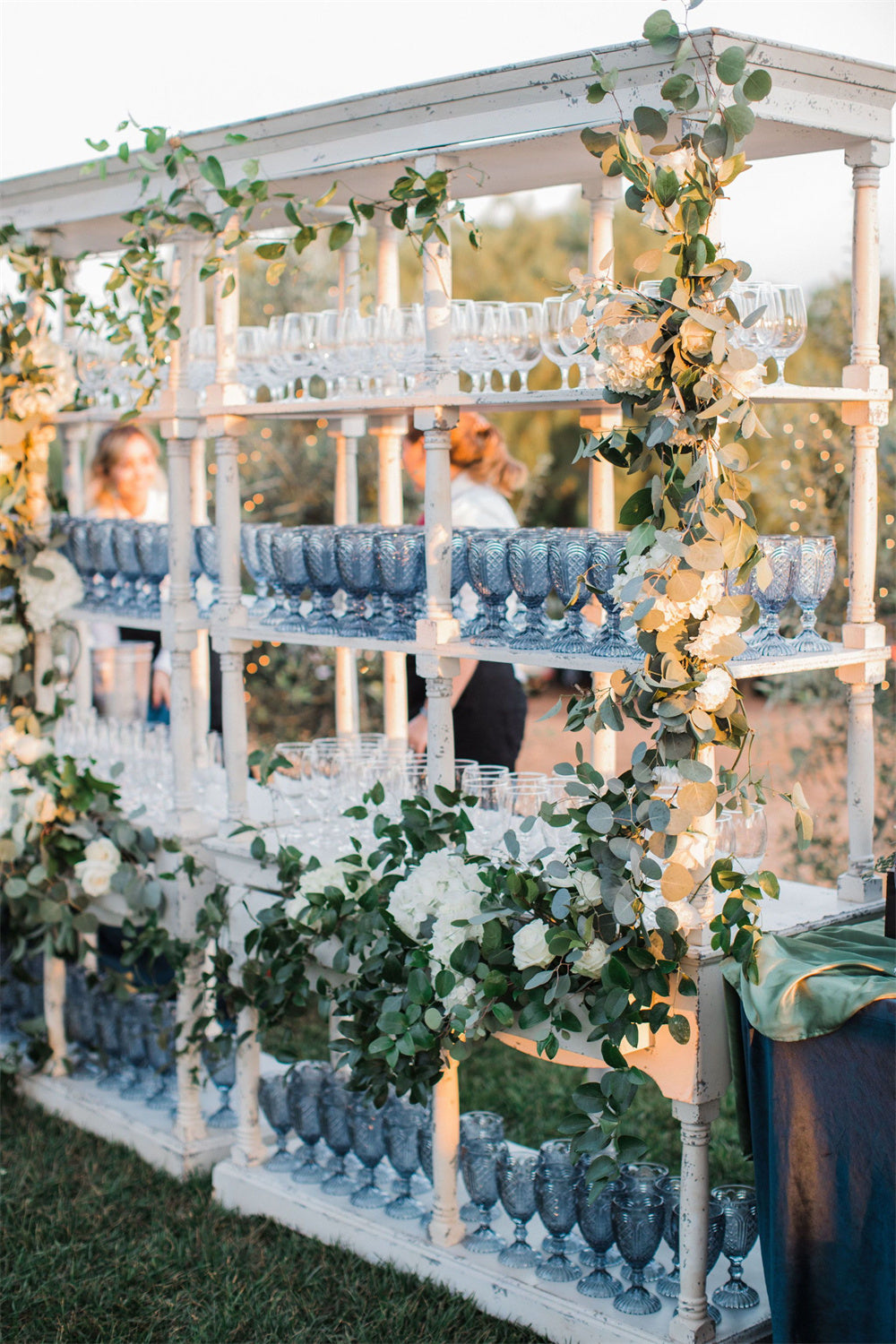 Blue Drink Decorations for an Outdoor Wedding