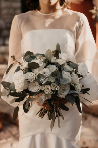 Elegant Winter Wedding Bouquets