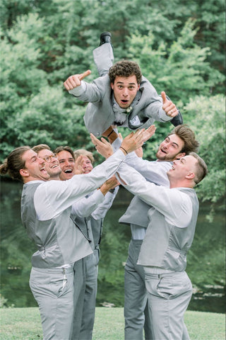 Funny Groom and Groomsmen Photos