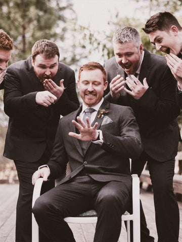 Funny Wedding Photos of Groom and Groomsmen