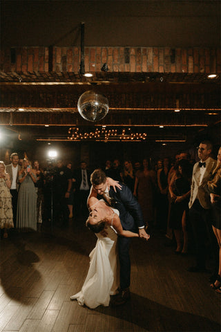 Romantic Reception Moments For a Barn Wedding