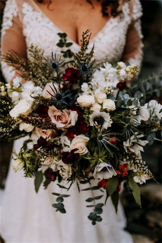 Mesmerizing Winter Wedding Bouquets with Different Flowers