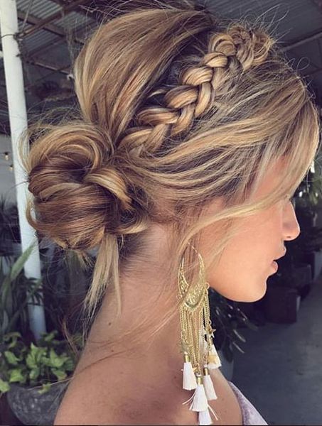 20 Best Beach Wedding Hairstyle Ideas