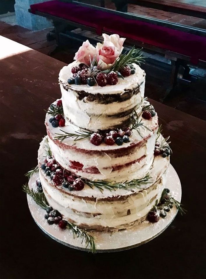 Creative and Stylish Winter Wedding Cakes