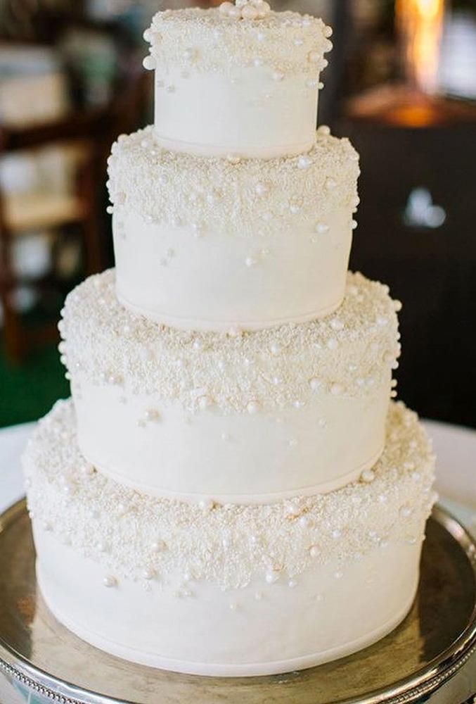 Creative and Stylish Winter Wedding Cakes