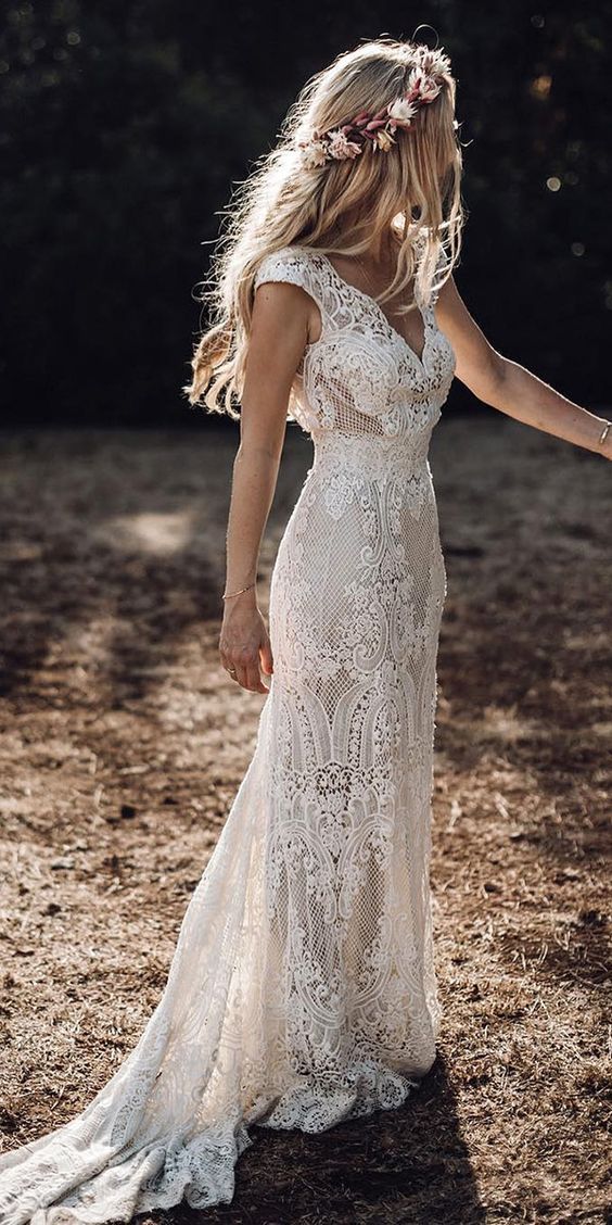 Fall in Love with These Glamorous Bohemian Wedding Dresses