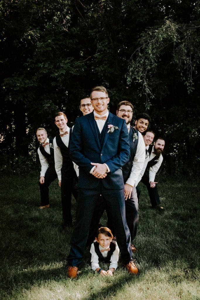 Fun Wedding Photo Ideas Worth Stealing