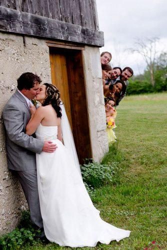 28 Fun Photo Ideas for Your Wedding Party