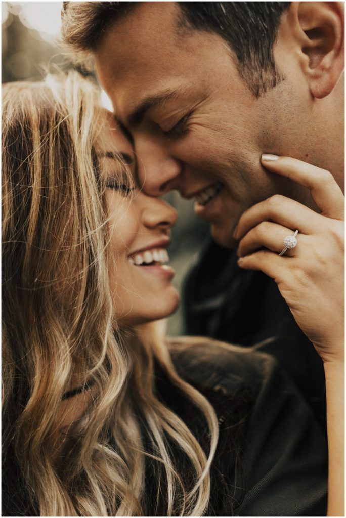 Romantic and Sweet Engagement Photo Ideas to Copy