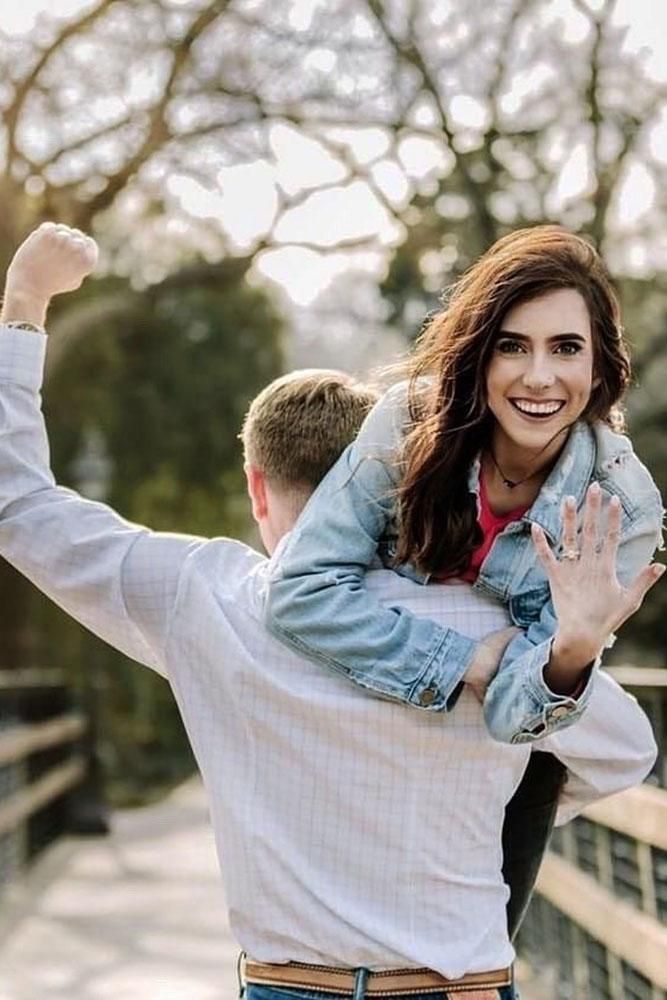 Romantic and Sweet Engagement Photo Ideas to Copy