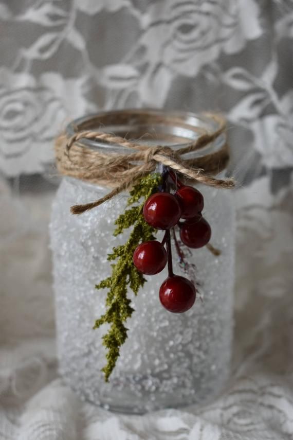 Ways to Incorporate Mason Jars into Your Wedding