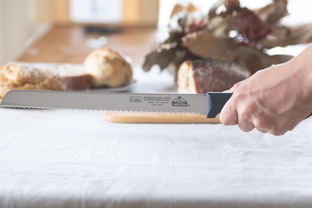ブレッドナイフ（パン切り包丁）／左手用 – 左ききの道具店