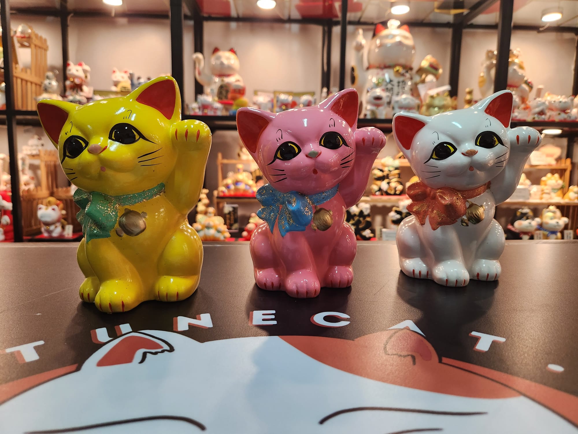 JP-466423 Tokonameyaki Traditional Trio Fortune Cat (L) | Lucky