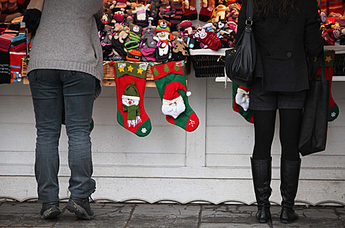 The French are keen to buy Christmas gifts for pets and treat them like children | AIITLE