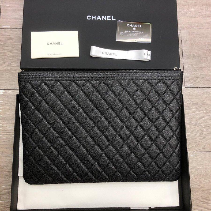 Chanel 中型ポーチ シャネル クラッチ ユニセックス メンズ バッグ クラッチバッグ ブラック シャネルバッグ