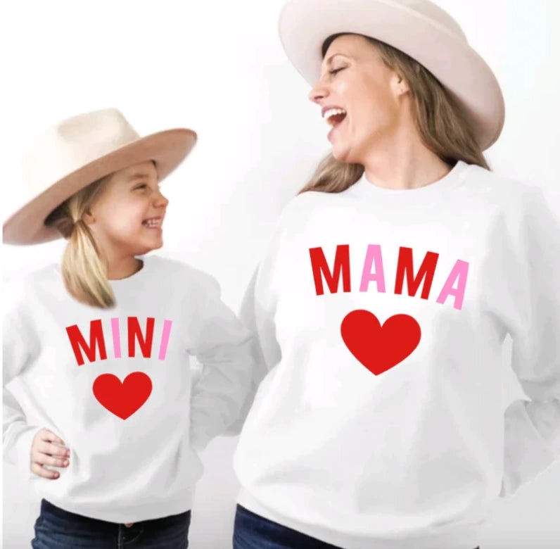Mom and daughter matching outfits