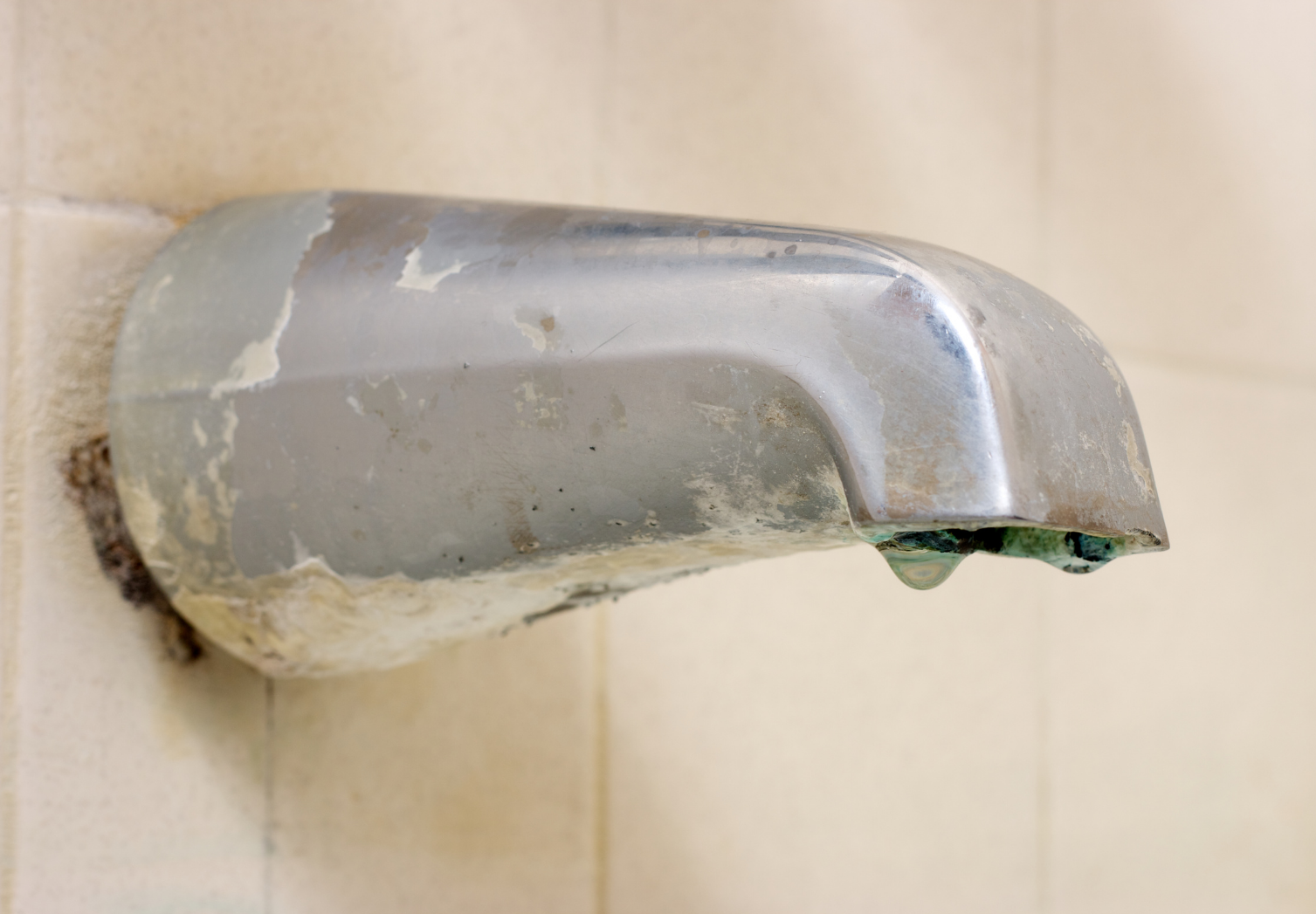 how-to-remove-a-stuck-or-rusted-tub-spout-kingston-brass