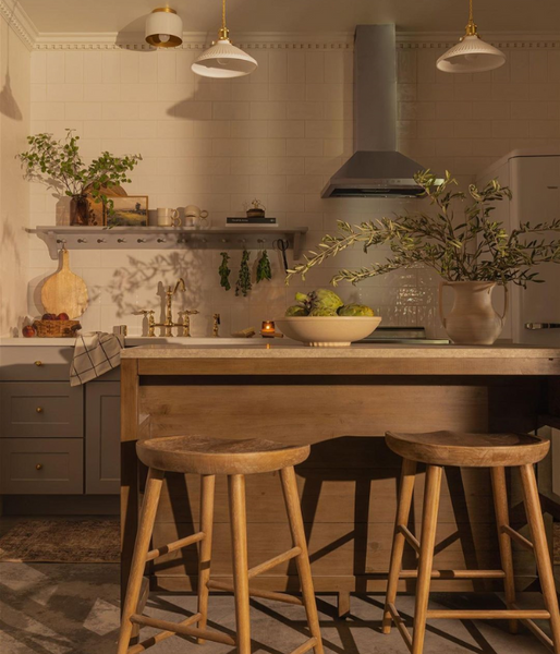 rustic elegant kitchen photo credit: @hellohomephoto