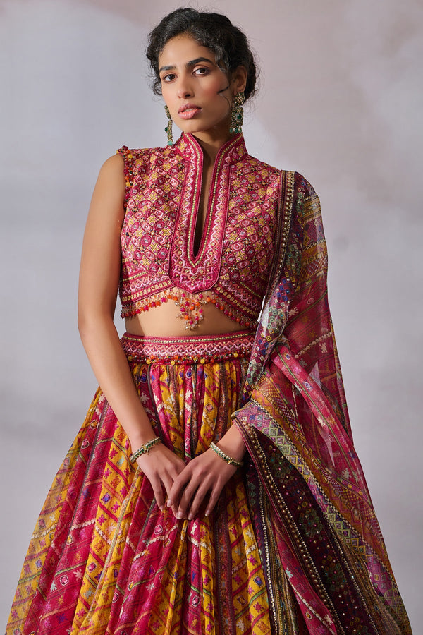 Shop Elegant Cream Crepe Lehenga with Net Dupatta for a Timeless Look –  Gunj Fashion