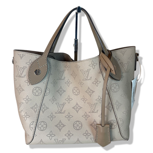 Pre-Owned Louis Vuitton Solar PM Mahina Leather Shoulder Bag – AV Luxury