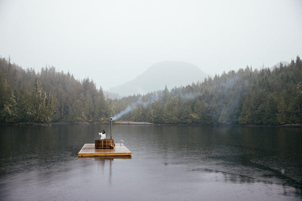 floating bathtub at Nimmo Bay 