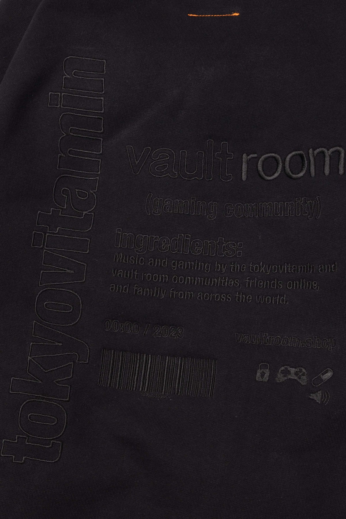 vaultroom × tokyovitamin HOODIE / BLACK – VAULTROOM