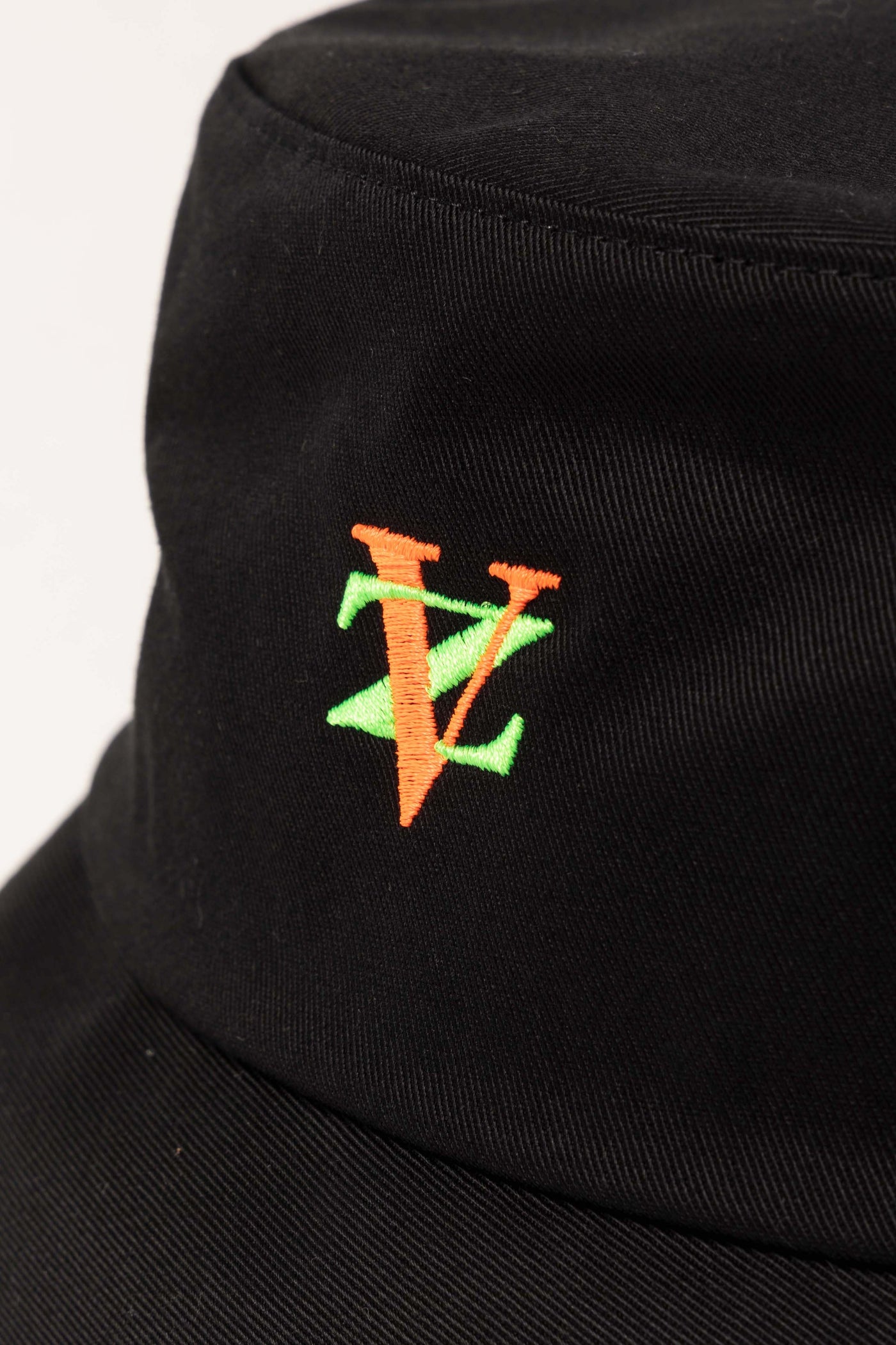 VAULTROOM × CYBERPUNK BUCKET HAT L - 通販 - hanackenovinky.cz